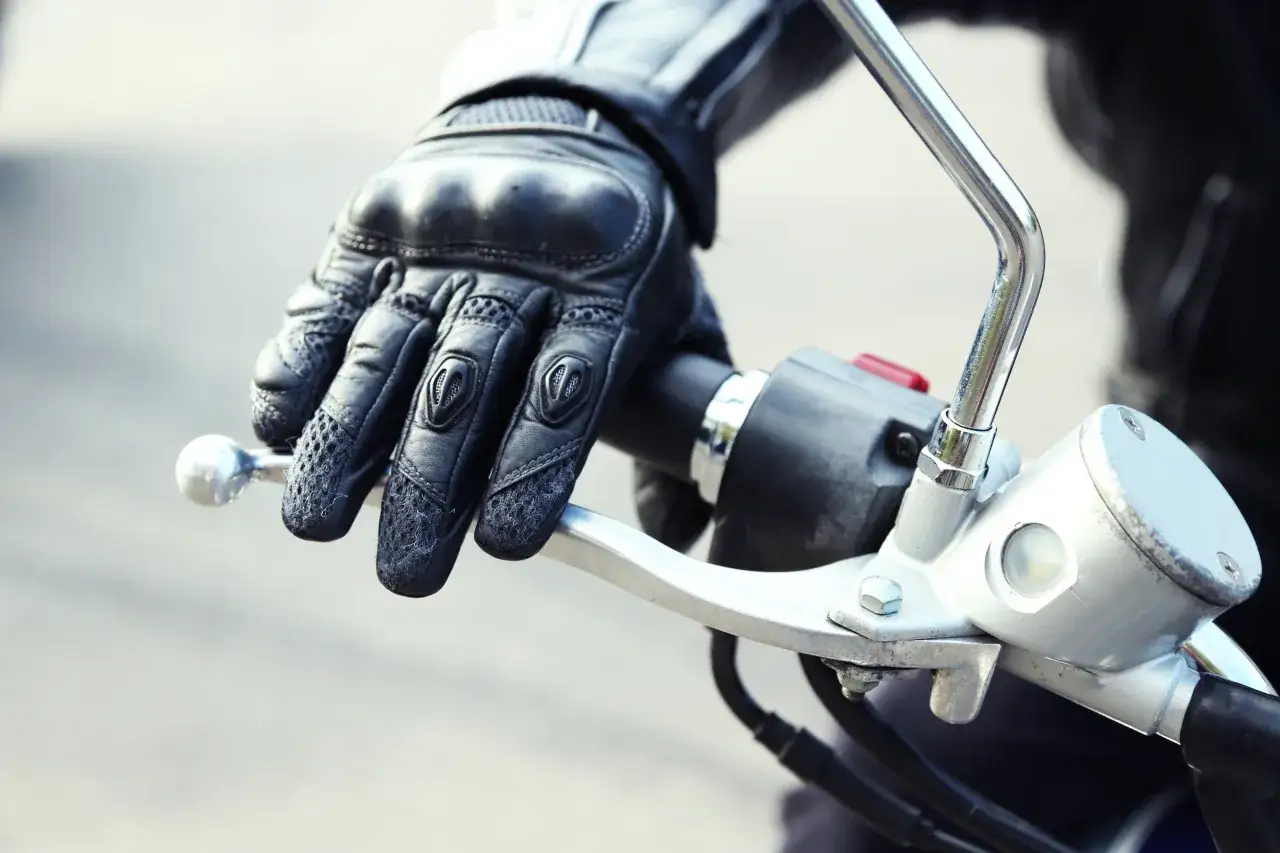 rękawice motocyklowe bezpieczeństwo dopasowanie