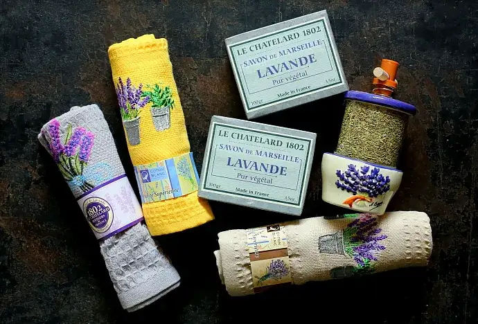 Zdjęcie Najlepsze pamiątki i produkty do przywiezienia z Francji - lista inspiracji