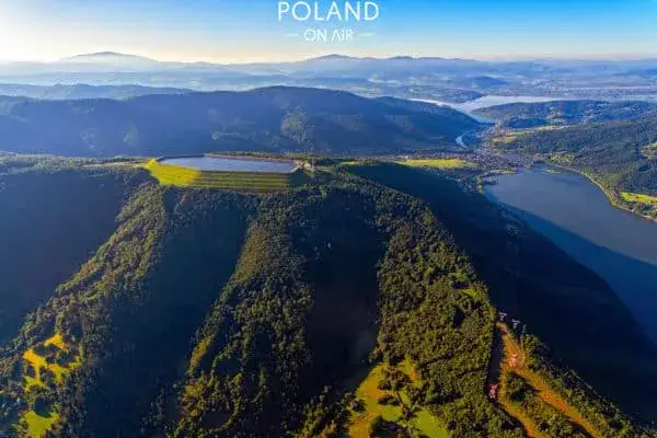 Zdjęcie Góra Żar gdzie jest? Lokalizacja, dojazd i najlepsze atrakcje w okolicy
