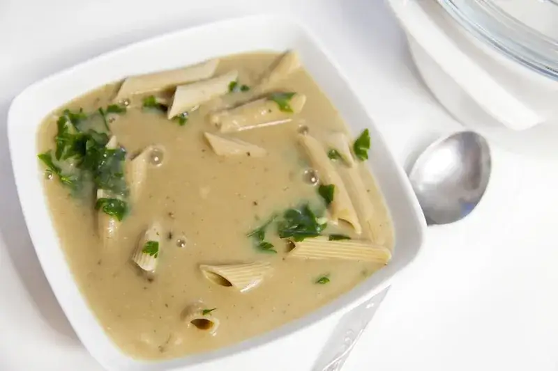 Zdjęcie Jaki makaron do zupy grzybowej? Wybierz idealny kształt!