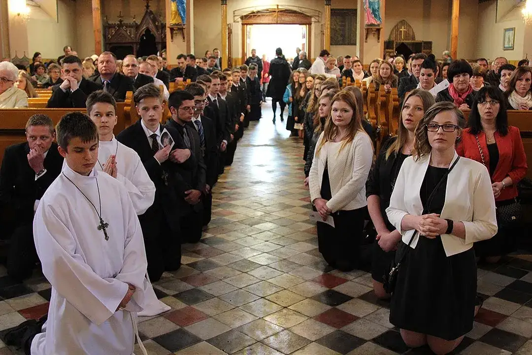 Zdjęcie Jak się ubrać na bierzmowanie jako świadek, by nie popełnić błędu