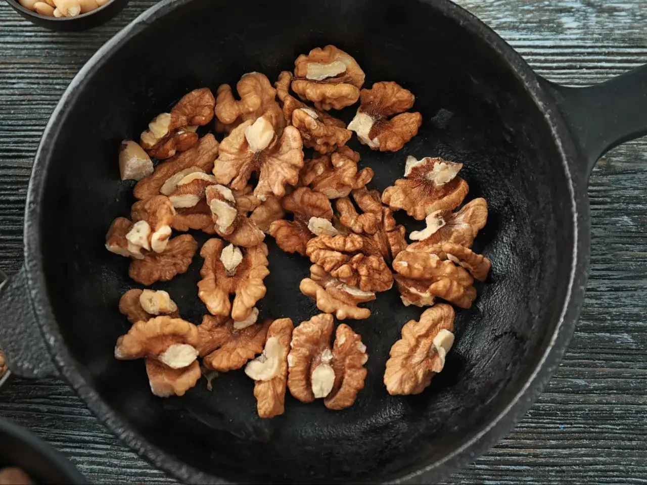 Zdjęcie Jak uprażyć orzechy na patelni i cieszyć się ich pełnym smakiem