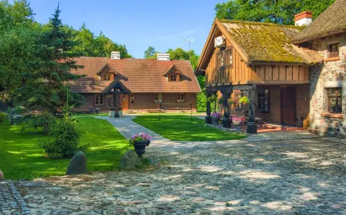 Zdjęcie Zabytkowy dworek Otrębusy - historia, atrakcje i wydarzenia