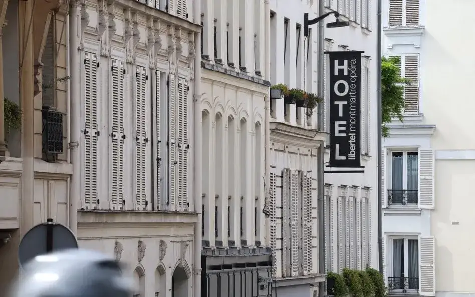 Zdjęcie Czy biuro podróży może zmienić hotel? Poznaj swoje prawa i opcje