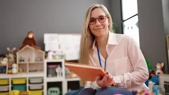 Zdjęcie Czy żłobek jest placówką oświatową? Odkryj ważne różnice i przepisy