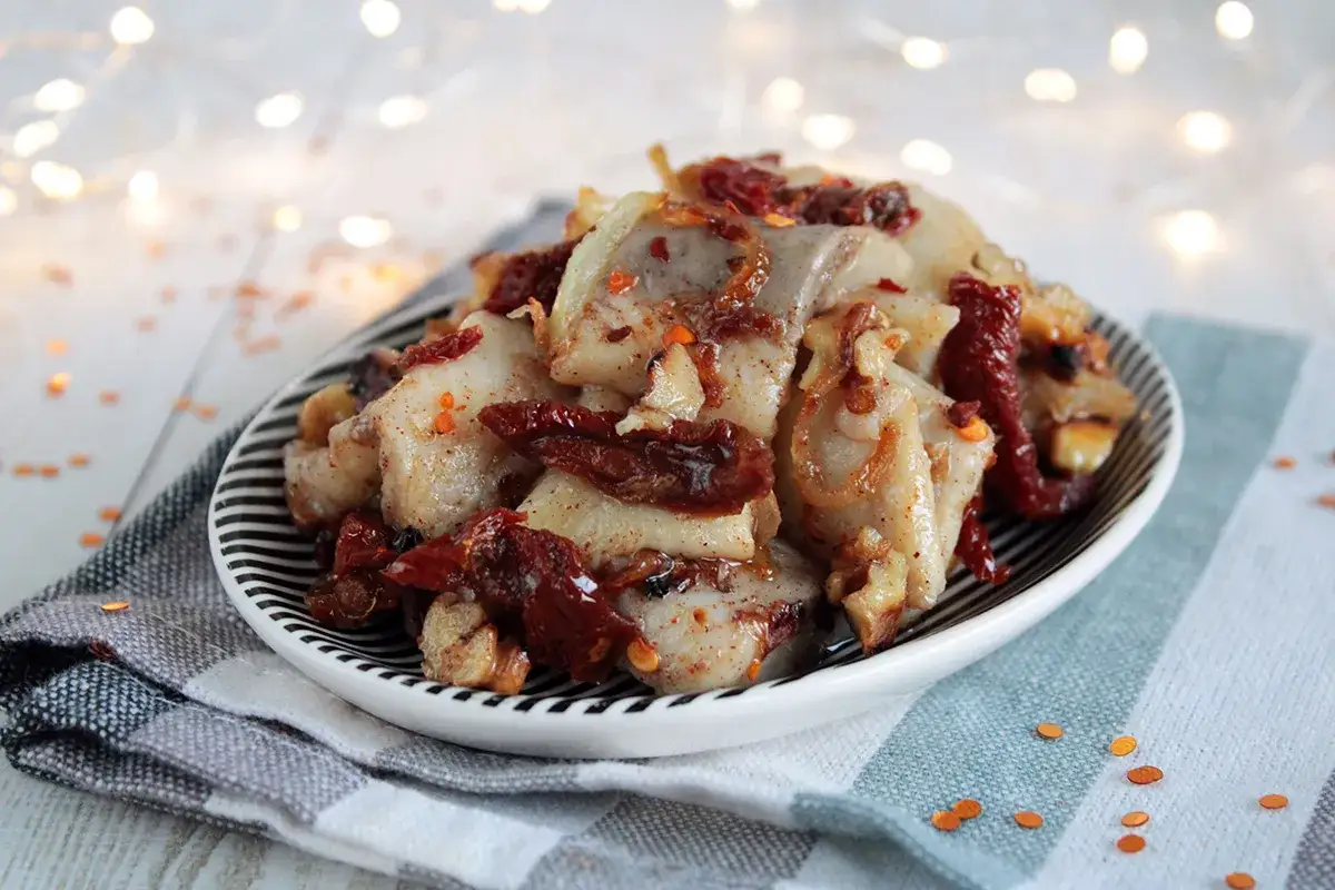 Zdjęcie Śledzie z suszonymi pomidorami i żurawiną odmienią ten przysmak?