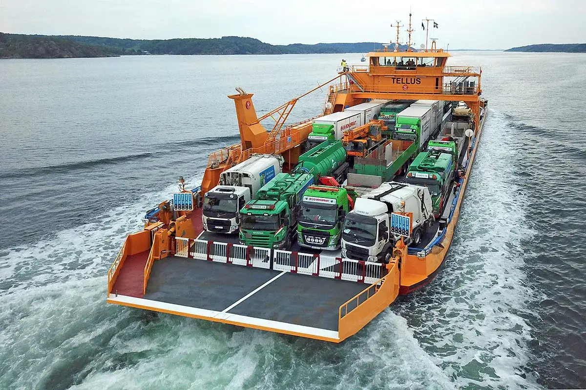 Samochód na promie do Szwecji