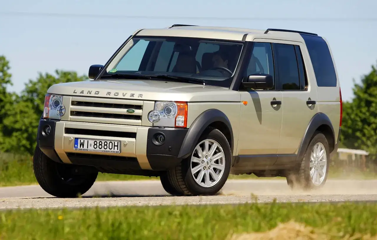 Land Rover Discovery 3 w terenie