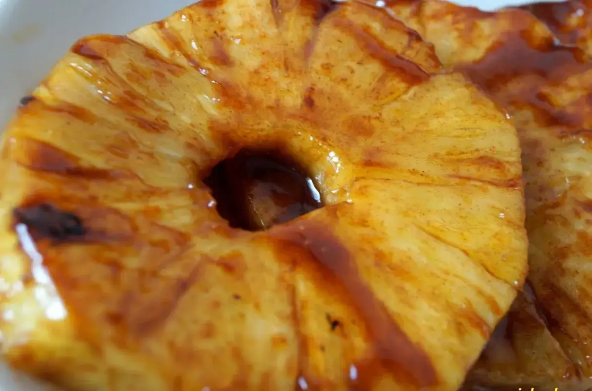grillowany ananas z cynamonem
