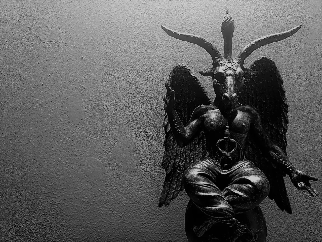 Zdjęcie Czarna msza co to? Zaskakujące fakty o satanistycznych rytuałach