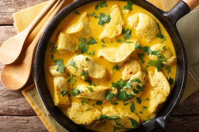 Szybki bezglutenowy obiad kurczak curry ryż