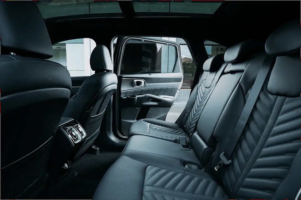 Kia Sorento I interior wear