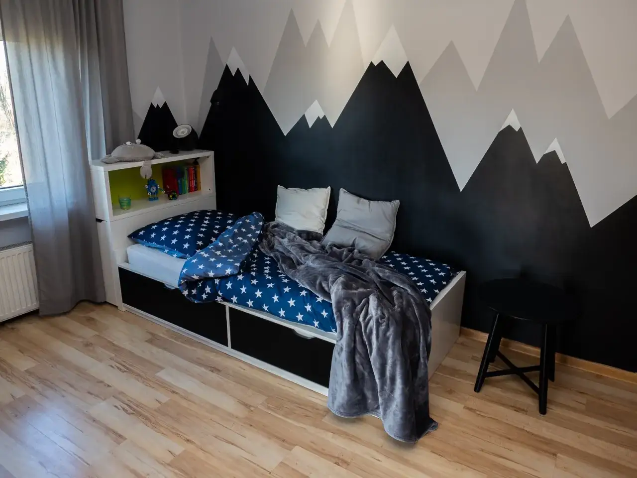 Zdjęcie Jak malować góry na ścianie - prosty sposób na zachwycającą dekorację