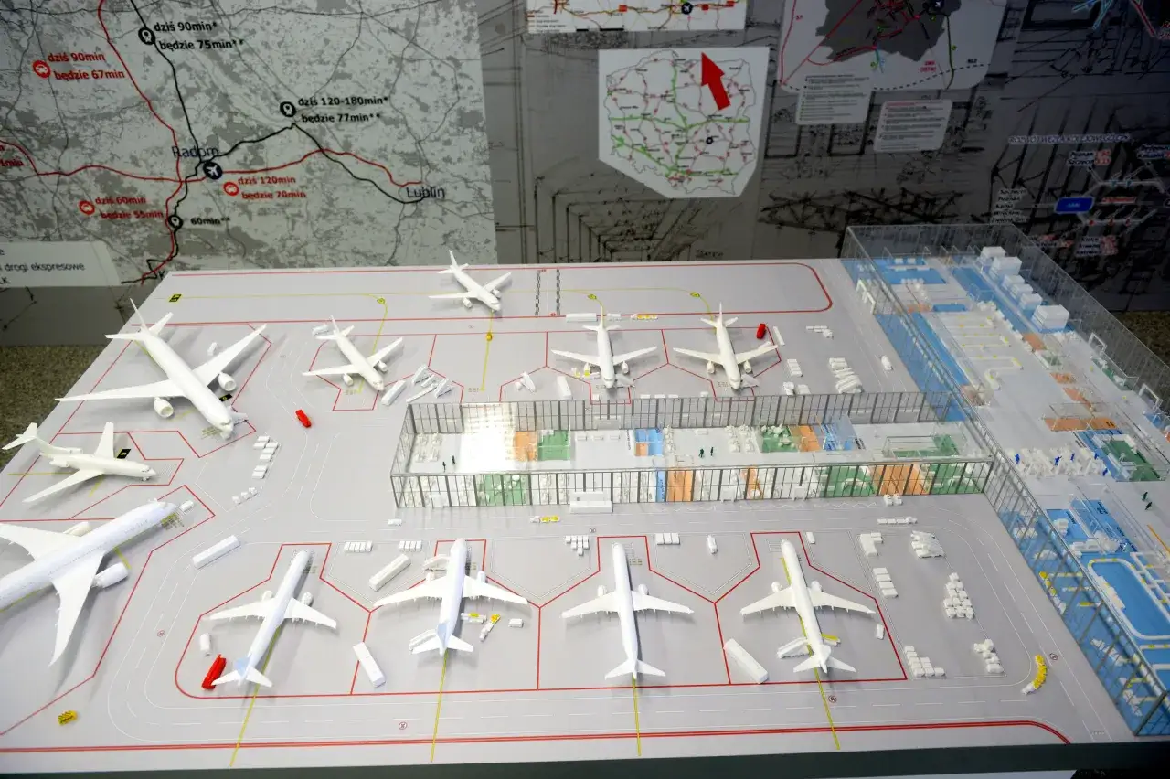 Mapa połączeń lotniczych Radom