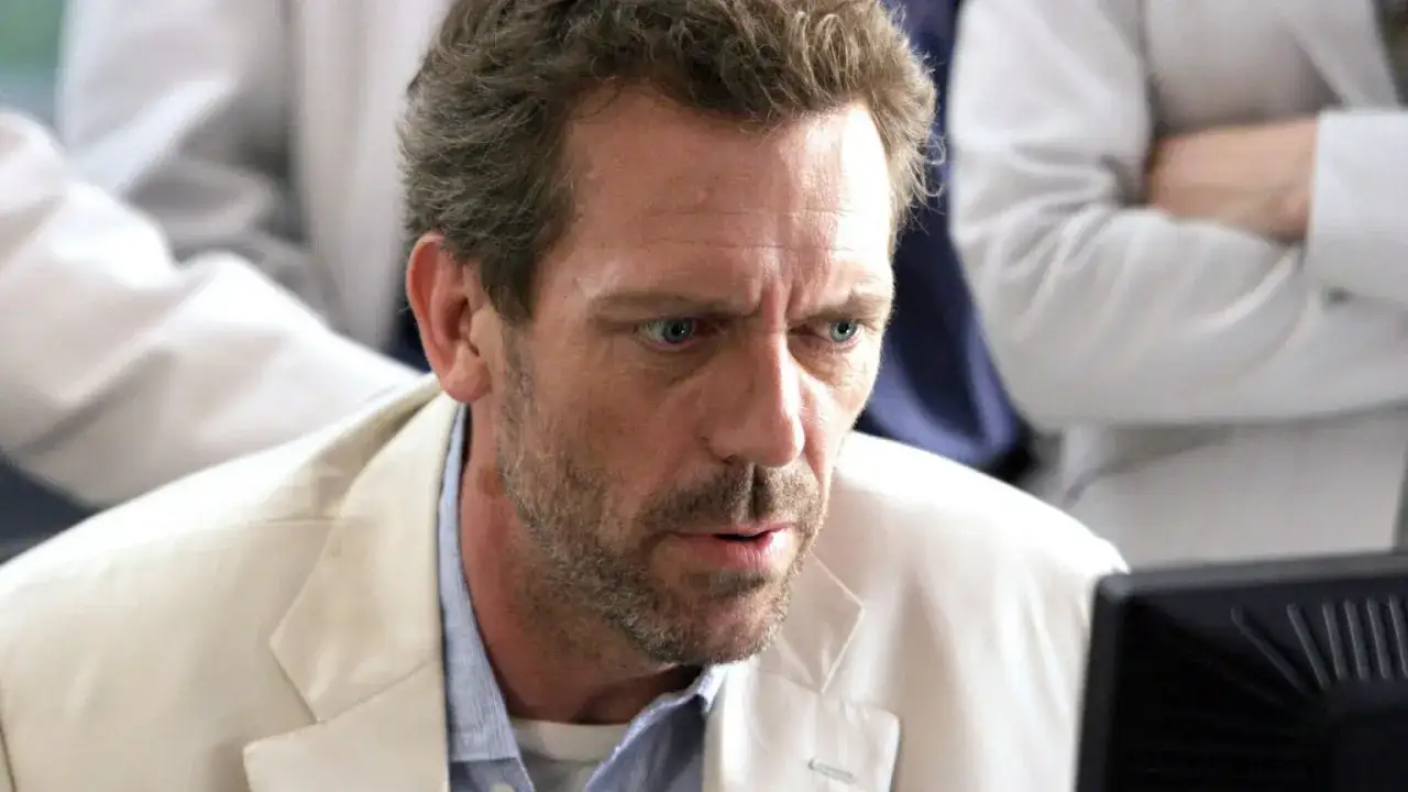 Zdjęcie Hugh Laurie jako doktor House – niezwykła kariera i osiągnięcia aktora