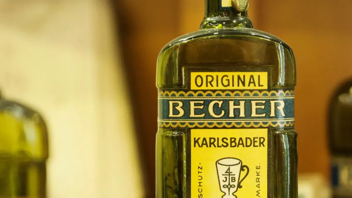 Becherovka butelka i muzeum