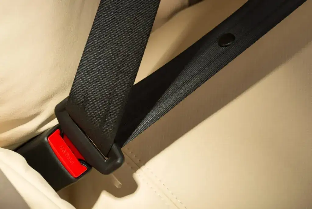 jak zablokować pas bezpieczeństwa do czyszczenia