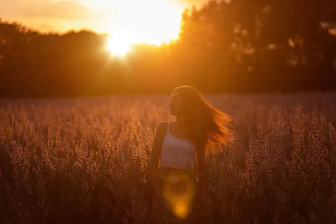 zdjęcie sylwetki złota godzina