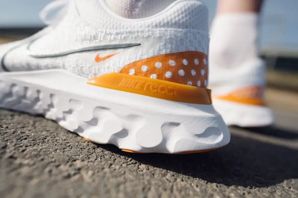 Nike Laufschuh Technologien ZoomX React Vergleich