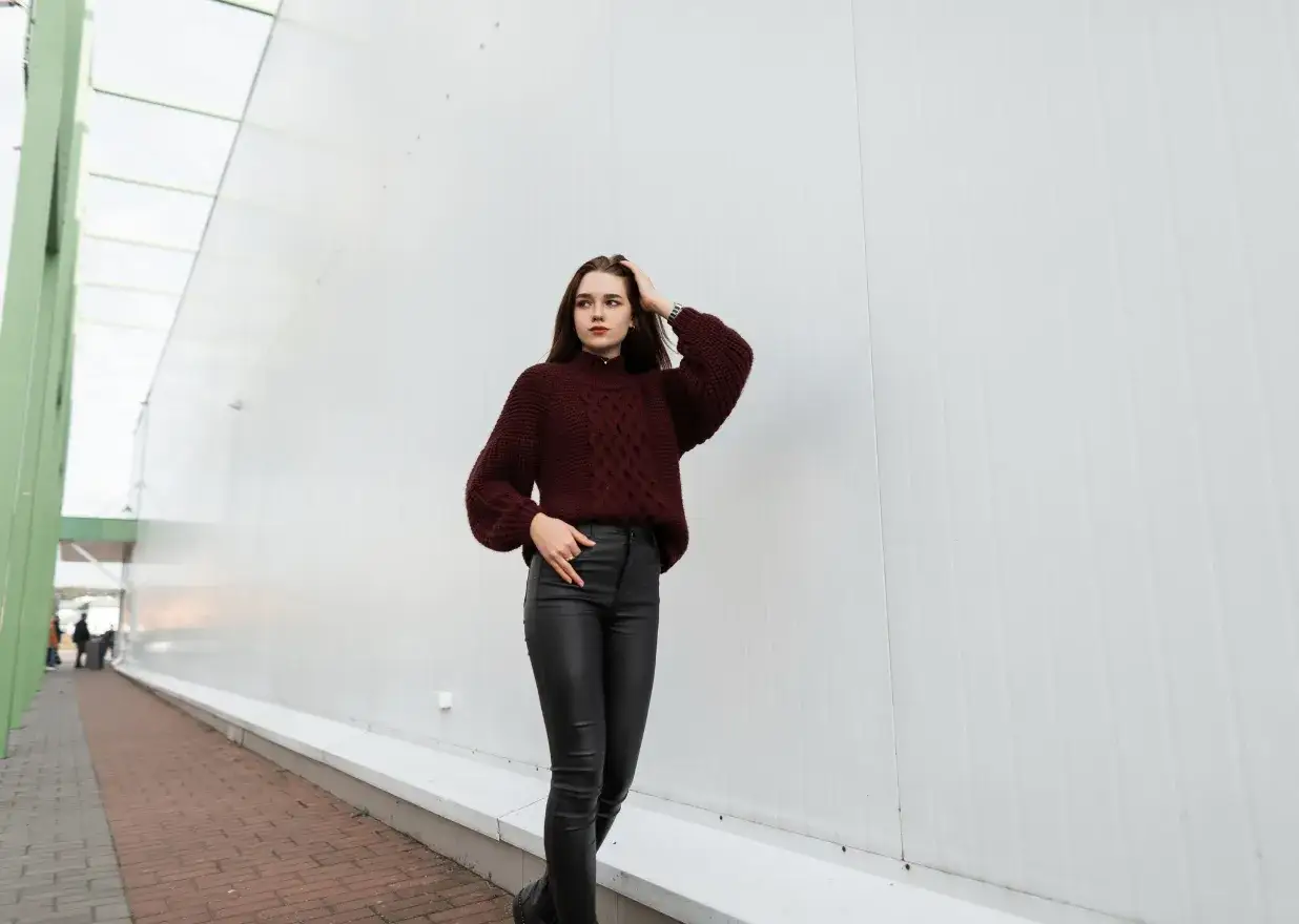 legginsy woskowane stylizacje wieczorowe