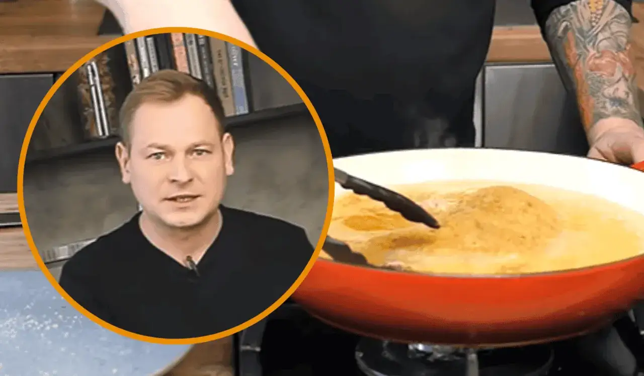 Mistrz kuchni pokazuje, jak usmażyć schabowego, by panierka nie odpadała na patelni.