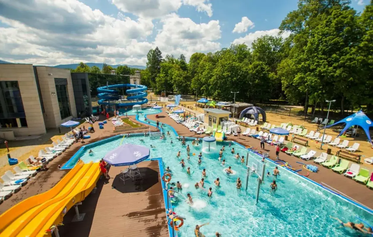 Dolina Pałaców i Ogrodów Pałac Łomnica