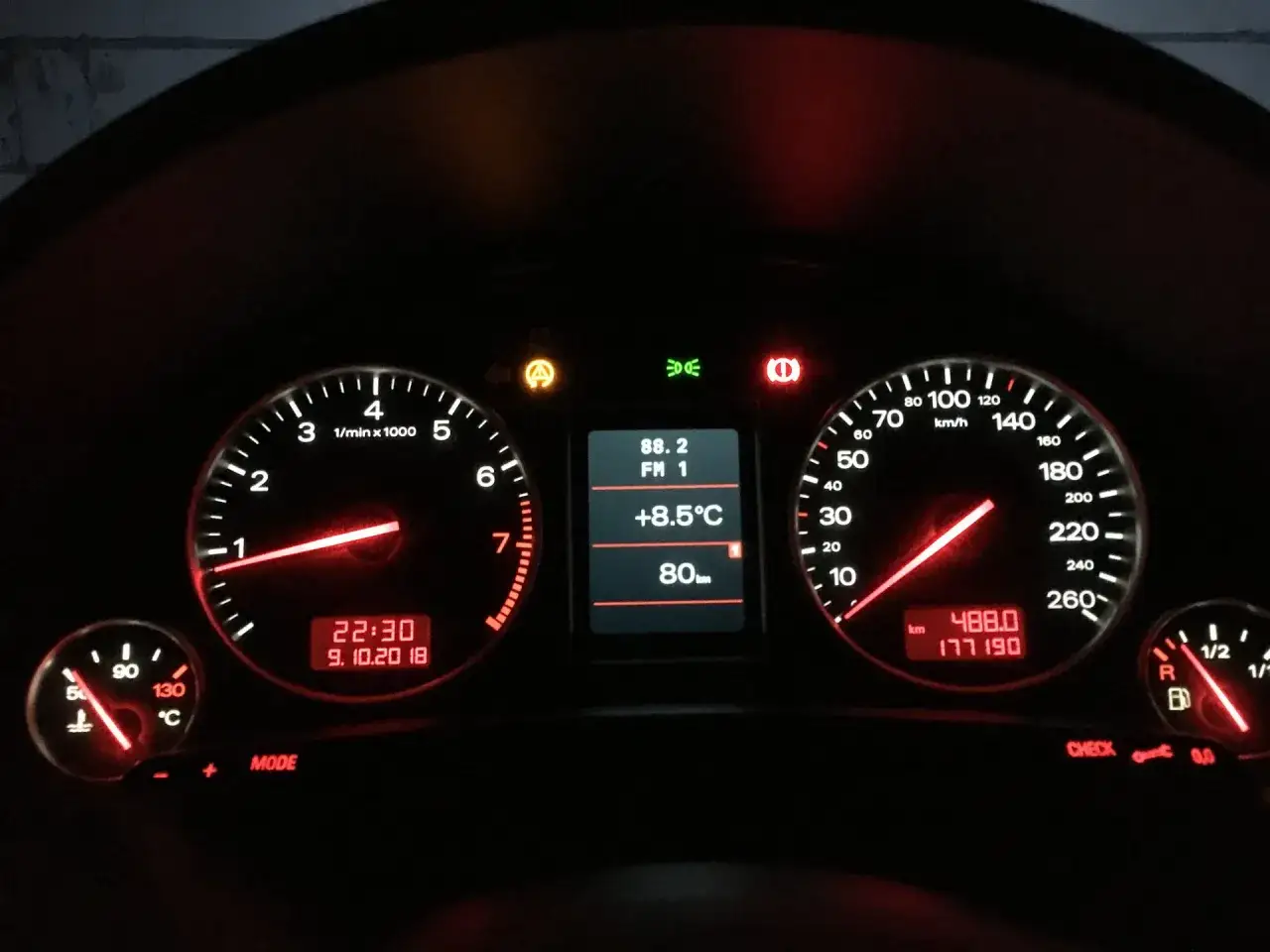 Audi A4 B6 wskaźnik paliwa usterki