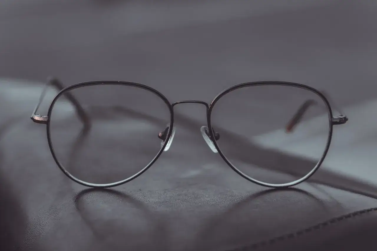 porysowane okulary powłoka antyrefleksyjna uszkodzona