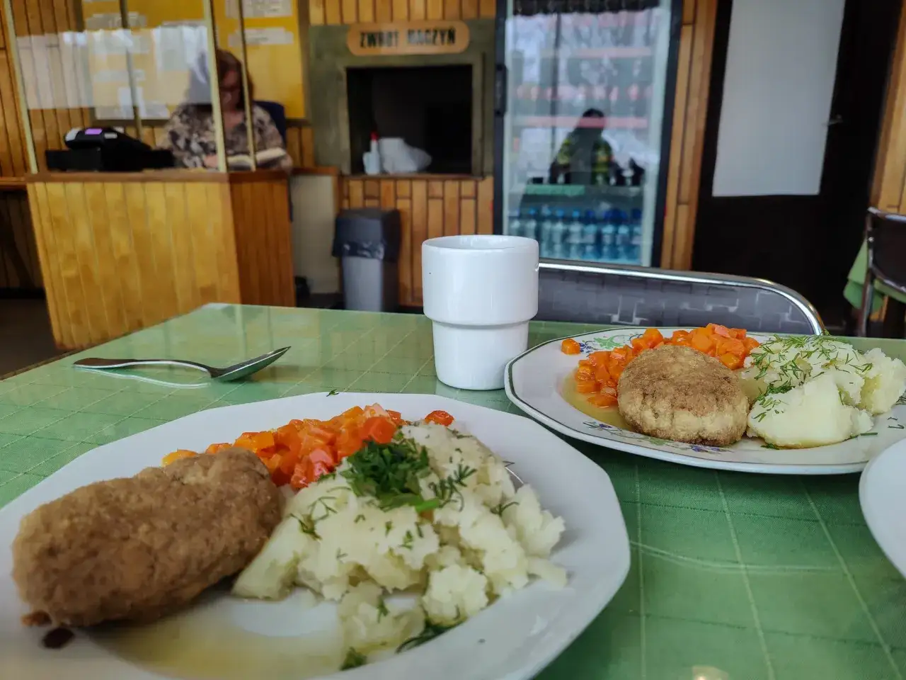 Tanie jedzenie Warszawa bary mleczne