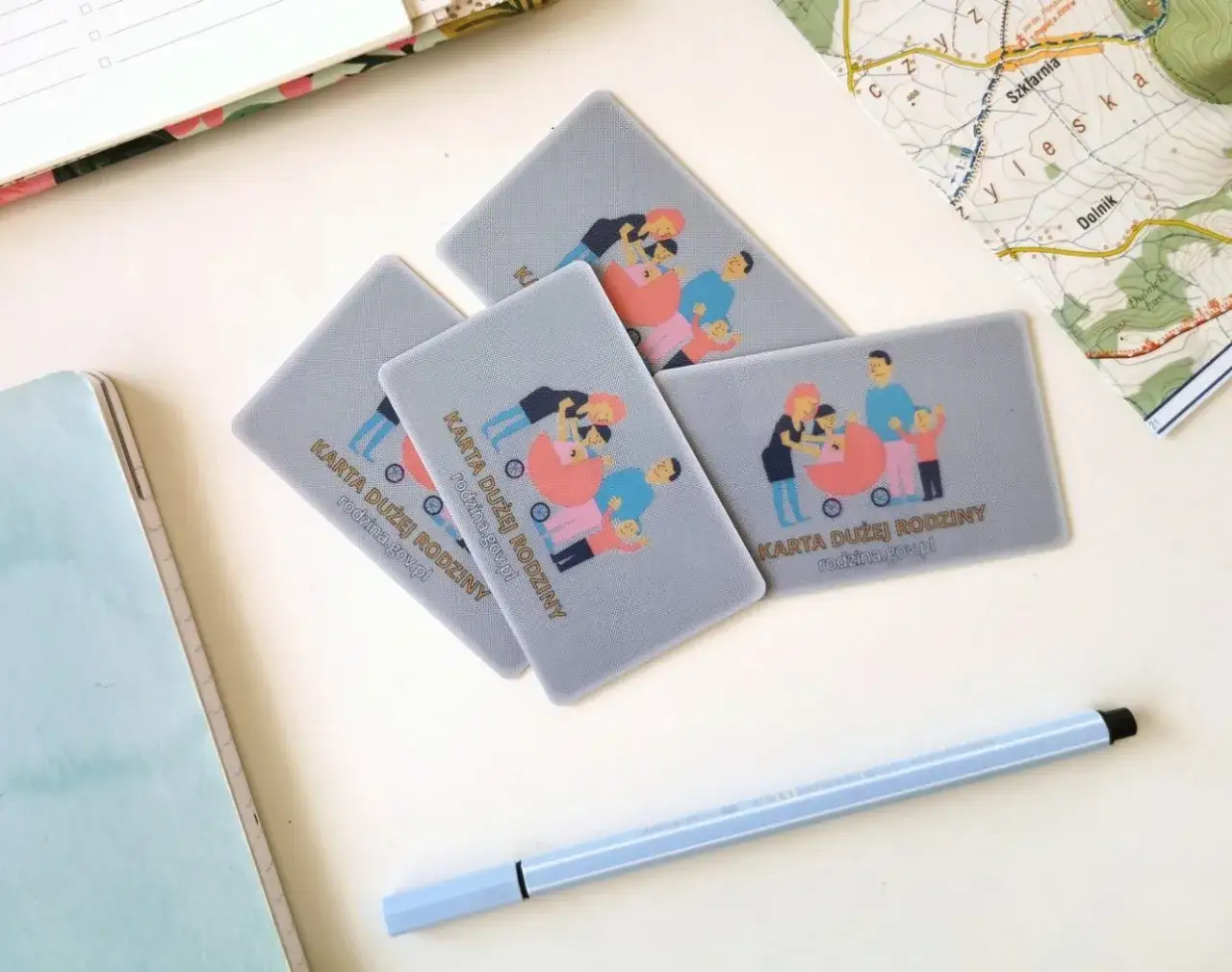 Rodzina korzystająca z Karty Dużej Rodziny w atrakcji turystycznej