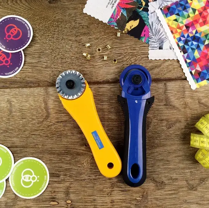 proste narzędzia do upcyklingu ubrań