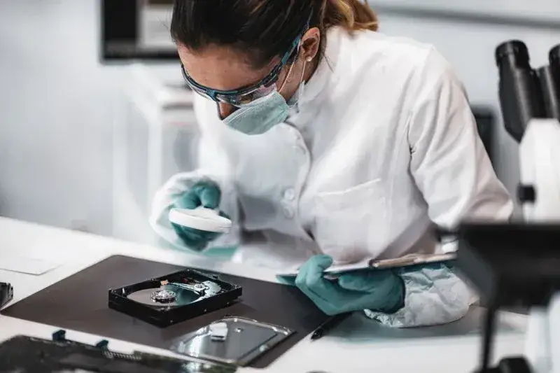 Wzrost zarobków z doświadczeniem w kryminalistyce