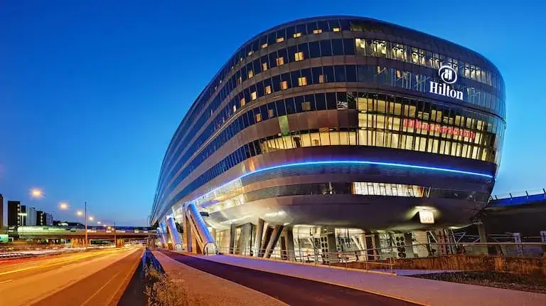 Frankfurt Airport Terminal 1 THE SQUAIRE Hotels