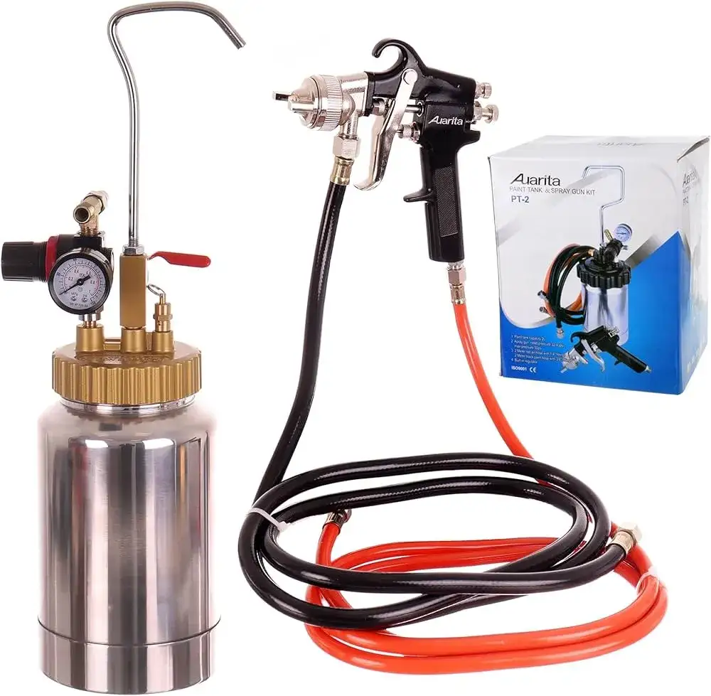 Pistolet lakierniczy z dyszą i strumieniem farby