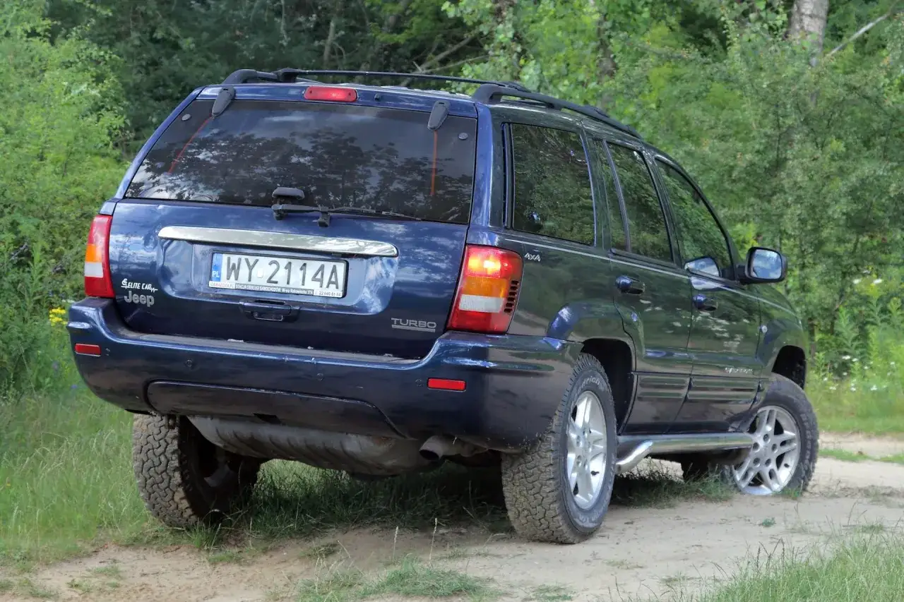 Zdjęcie Jeep Grand Cherokee II jaki silnik wybrać – uniknij kosztownych błędów
