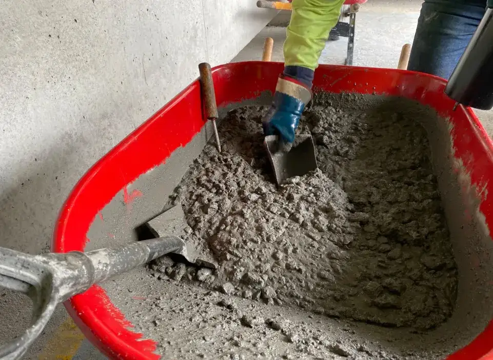 beton z gruszki vs mieszany ręcznie