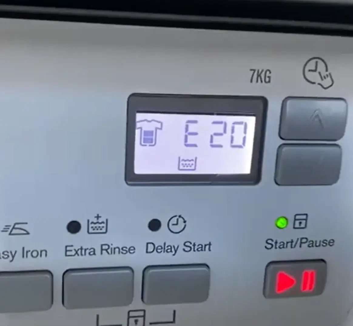 Zdjęcie Błąd E20 w pralce Electrolux – co oznacza i jak go naprawić?