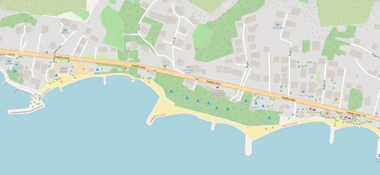 Mapa pokazuje wybrzeże z wieloma miejscami do **split camping**. Widoczne są namioty, plaże, hotele i drogi.