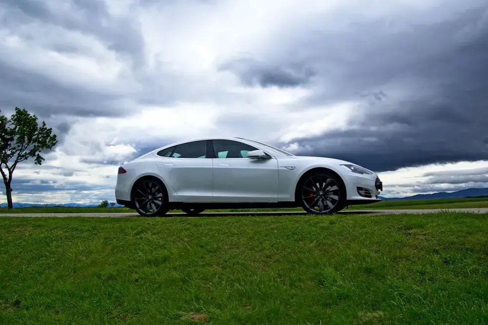 Zdjęcie Tesla Model S ile koni? Poznaj moc i osiągi różnych wersji