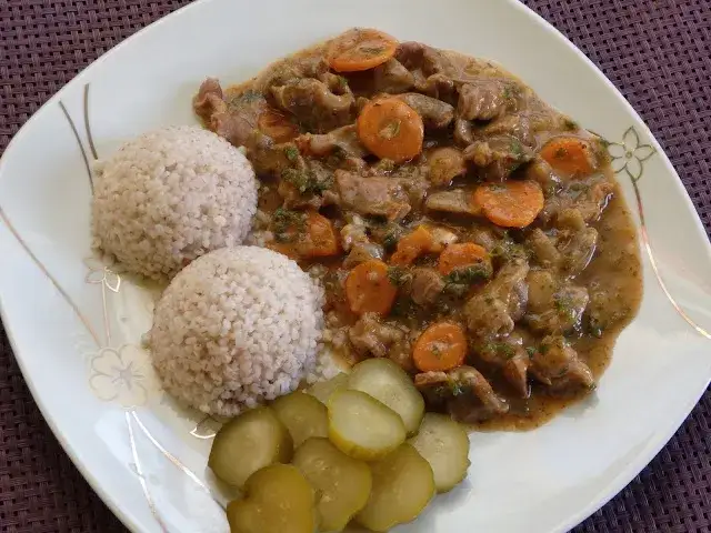 gulasz z żołądków drobiowych gotowy