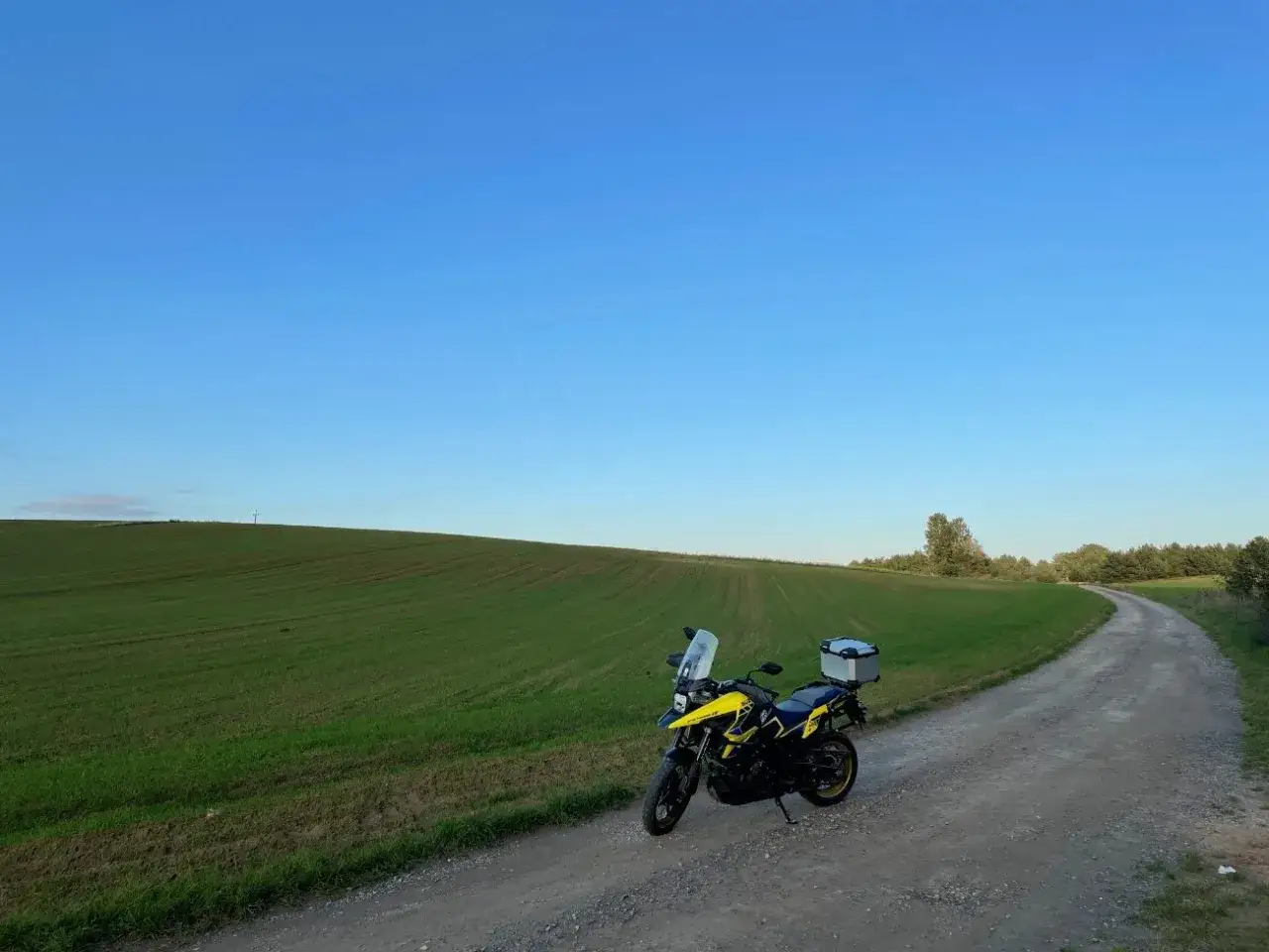 Motocykl nad Zalewem Zegrzyńskim