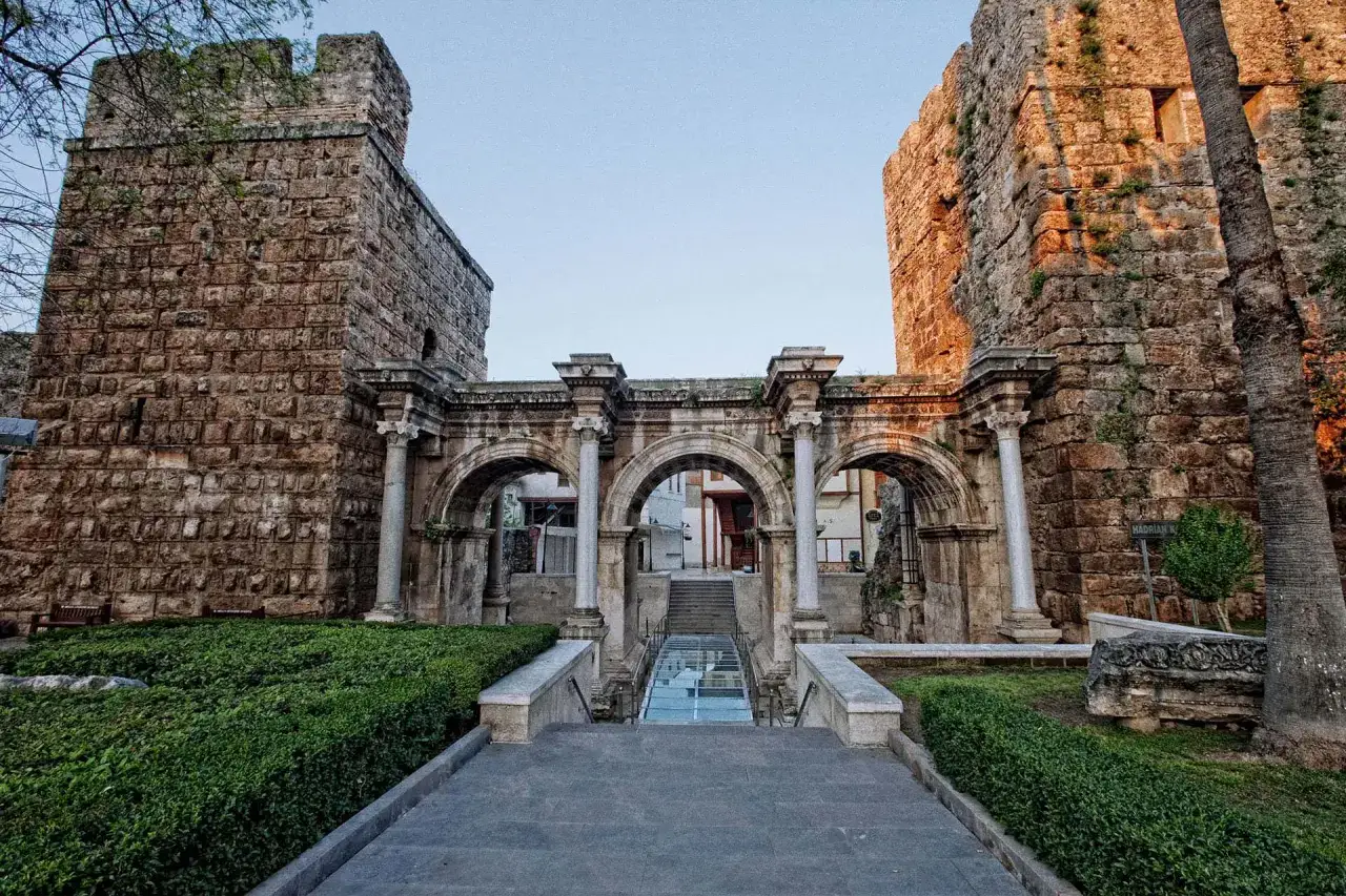 Antalya stare miasto Kaleiçi Brama Hadriana