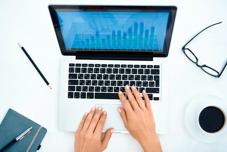 Zdjęcie Czy faktura przesłana mailem jest ważna? Sprawdź jej legalność i skutki