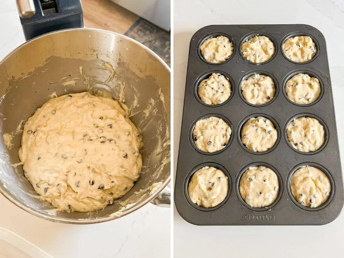 Ciasto na muffinki bananowe z czekoladą w misie miksera i gotowe do pieczenia w formie.