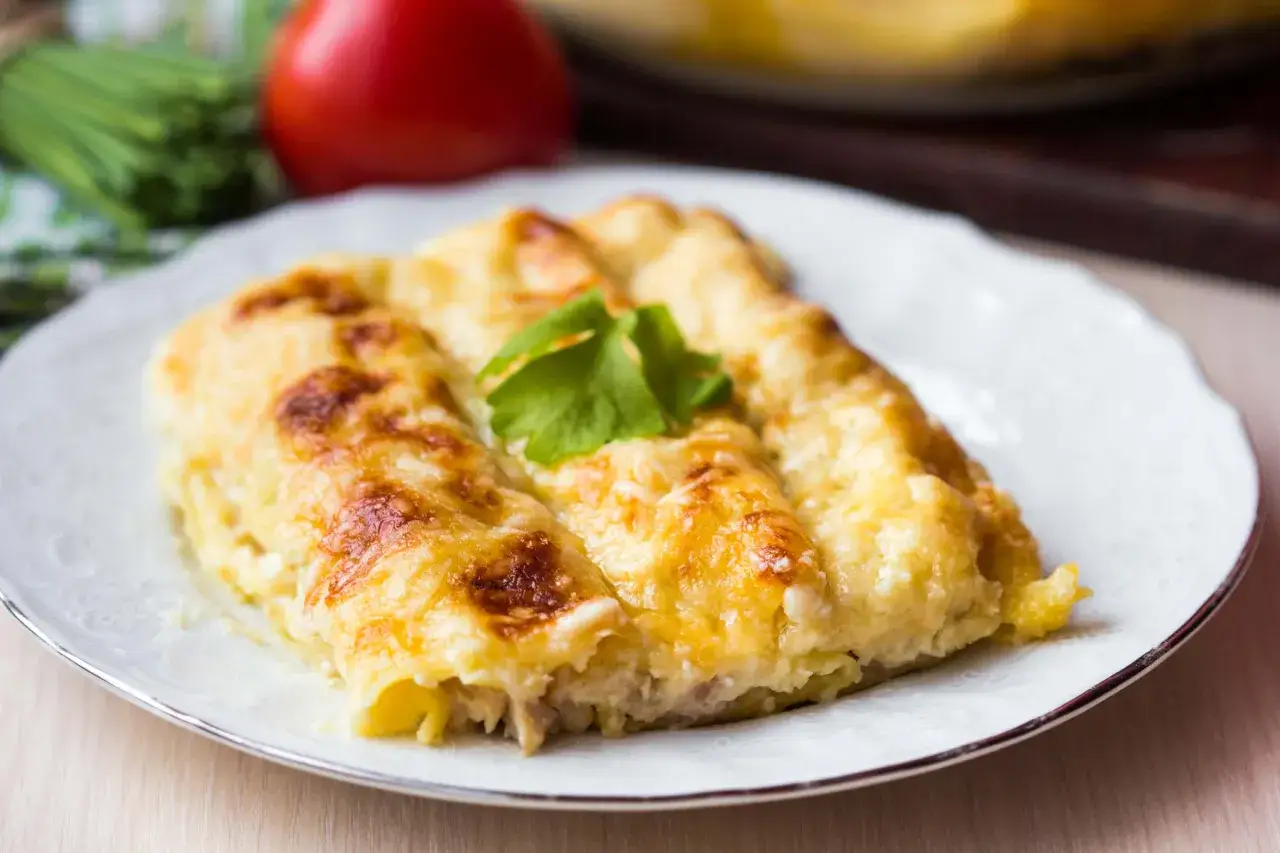 Składniki na cannelloni z mięsem i beszamelem