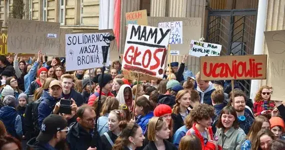 Protesty społeczne dotyczące reformy edukacji w Polsce