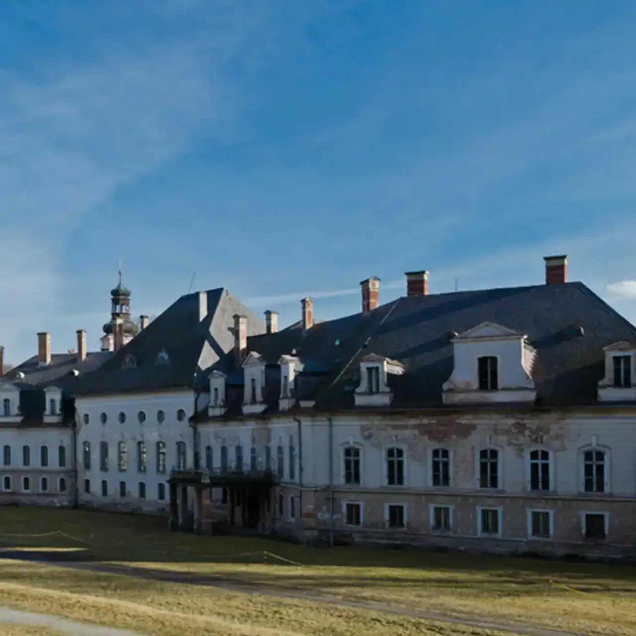 Zdjęcie Pałac w Bożkowie zwiedzanie: godziny otwarcia, ceny biletów i więcej