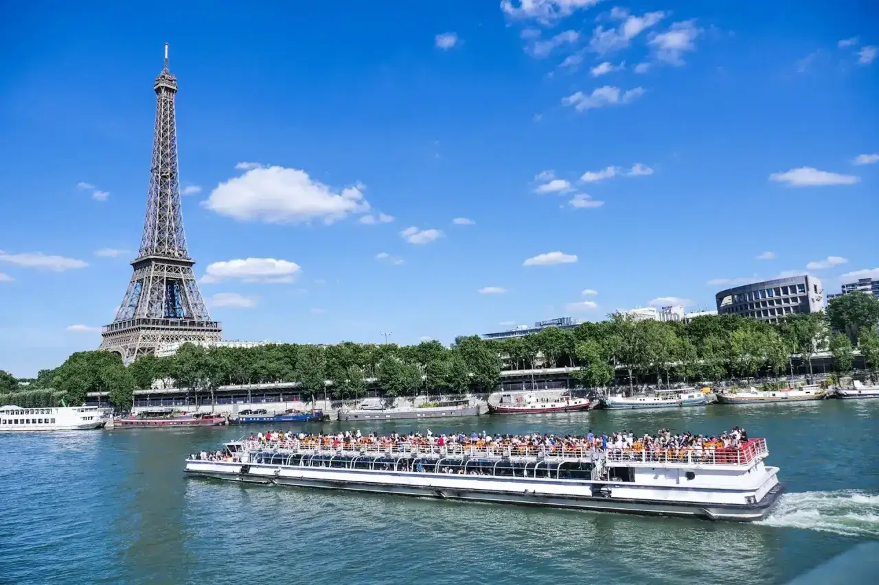 panoramica di Parigi con Torre Eiffel e Senna