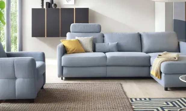 Zdjęcie Czym wypełnić poduszki na kanapę, aby były wygodne i trwałe?