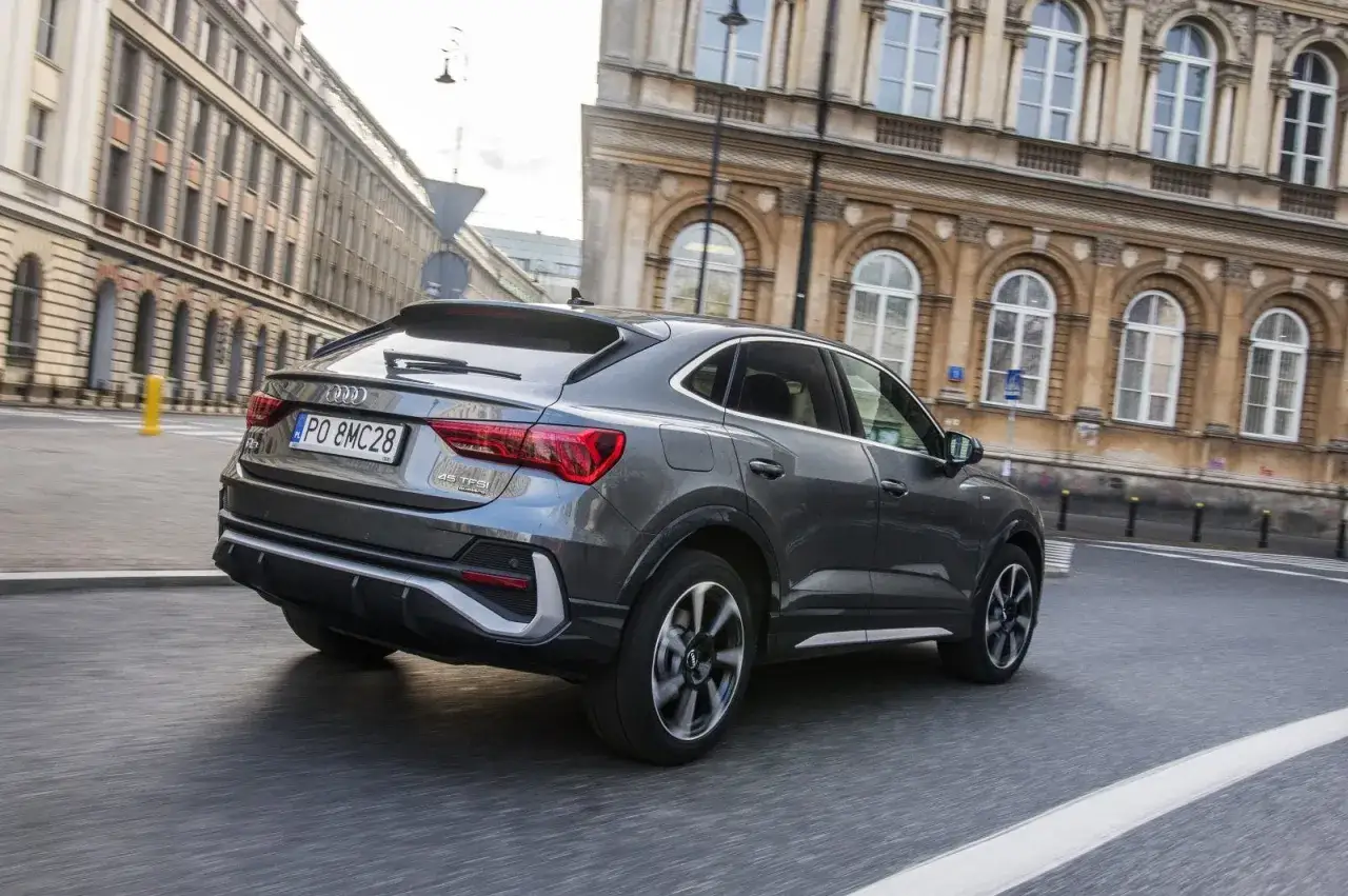 Audi Q3 vs Q3 Sportback porównanie wymiarów